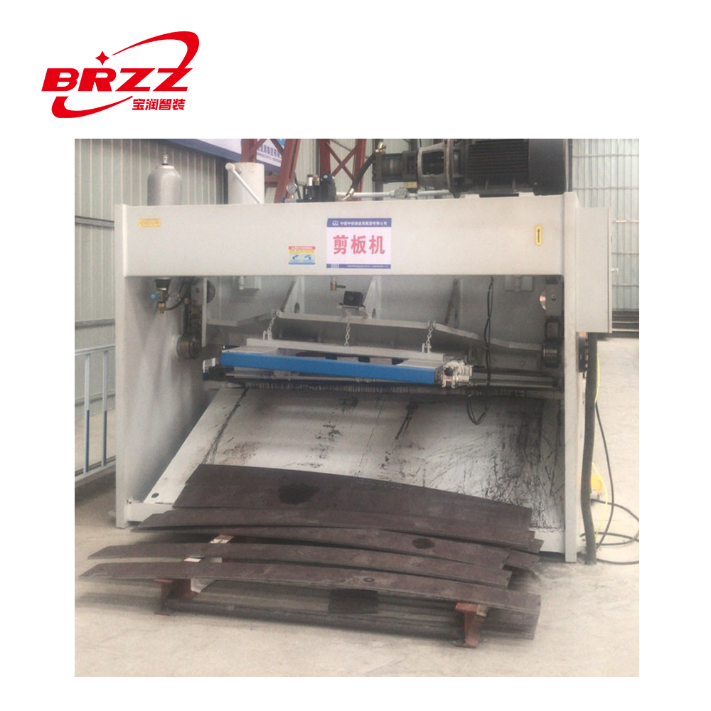 Hydraulic shearing machine