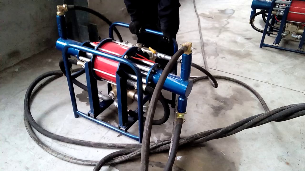 Pneumatic grout injection pump