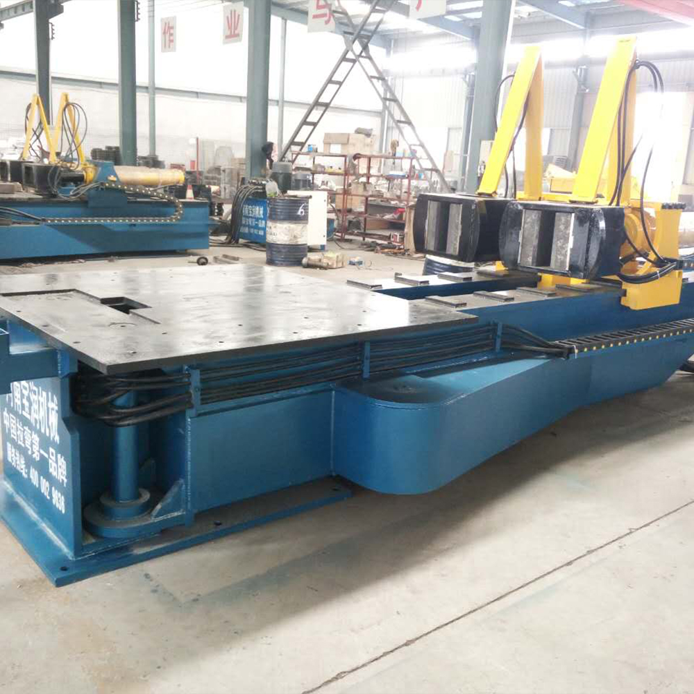 Stretch forming machine