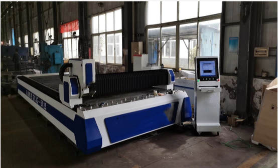 Enclosed fiber laser cutting machine 1000W 1500W 2000W 3000W 3015