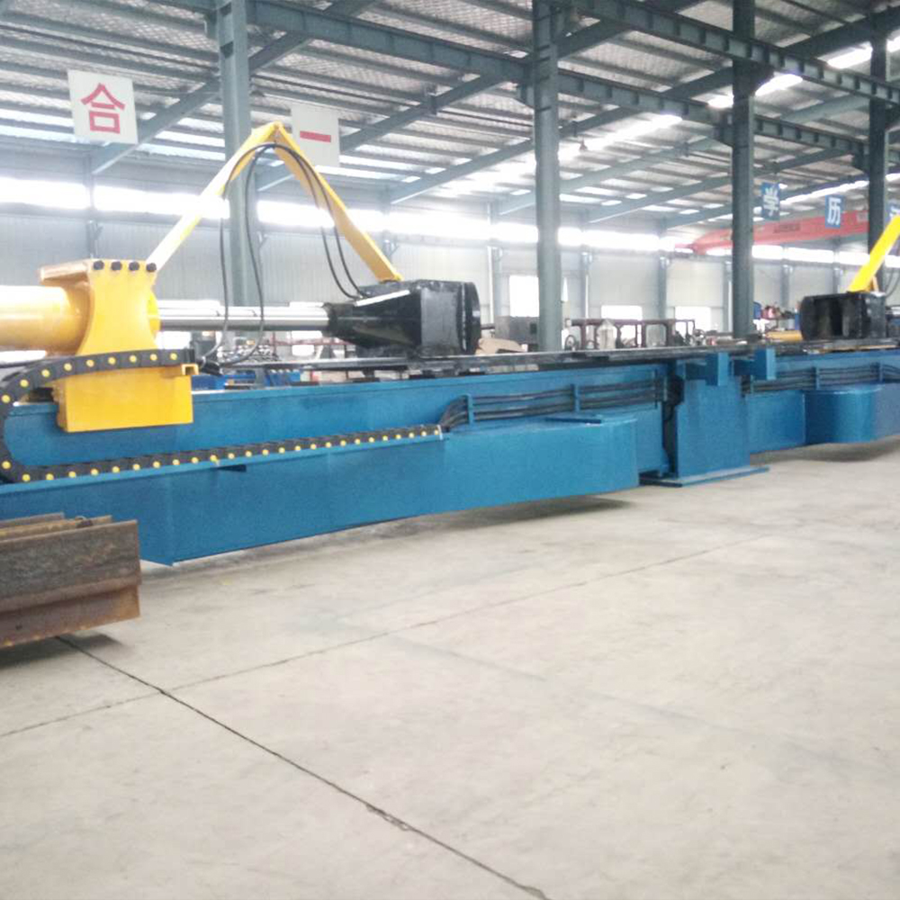 Stretch forming machine