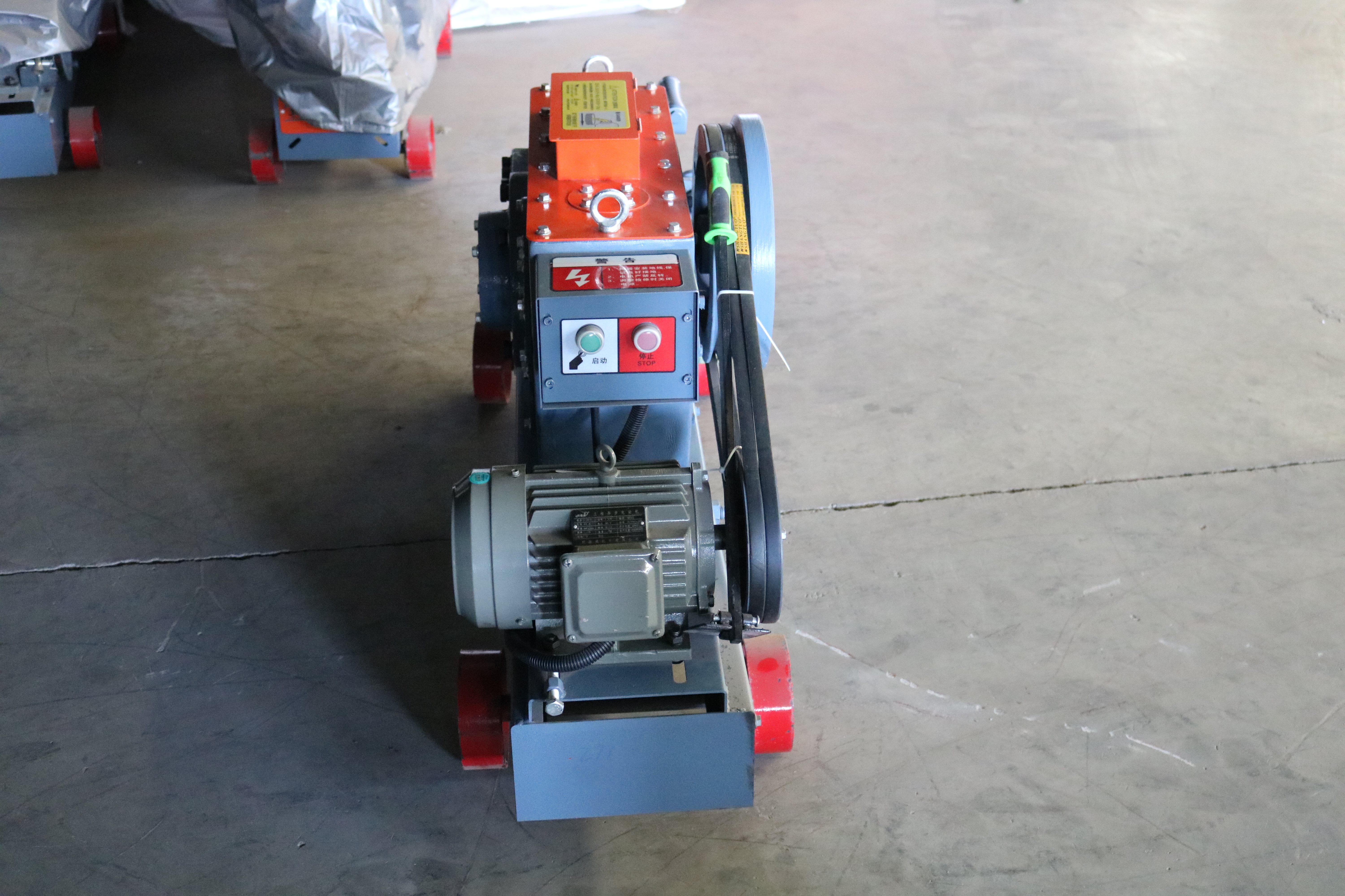 Precise rebar cutting machine